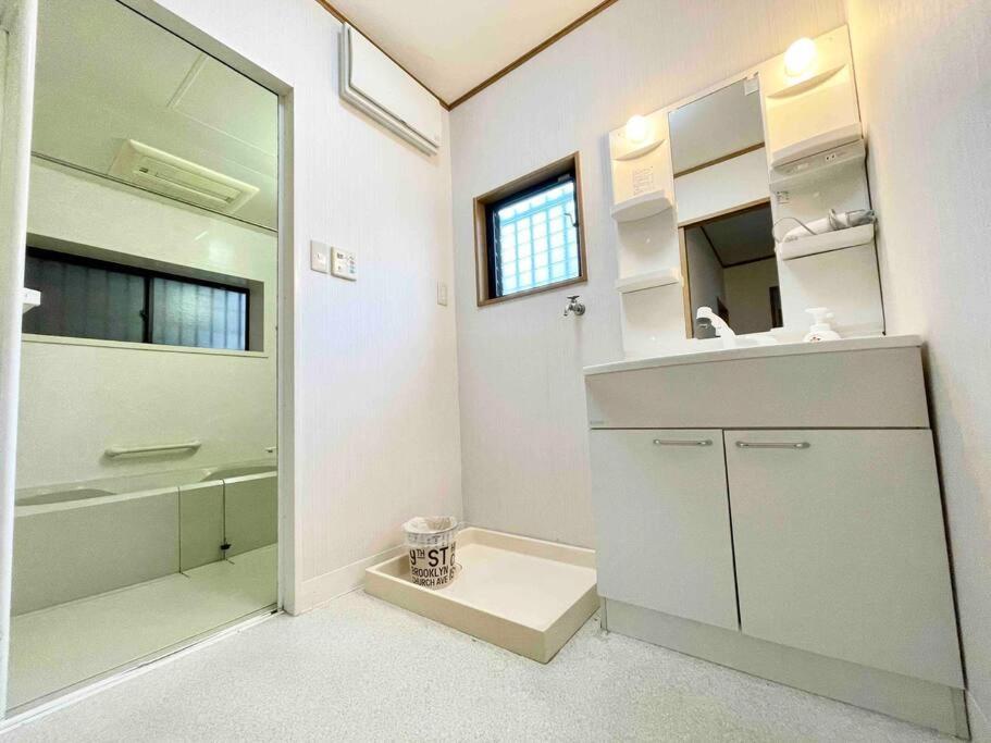 鶴橋駅徒歩2分 トイレ浴室複数あり3階建て一軒家車庫付き Apartment Osaka Exterior photo