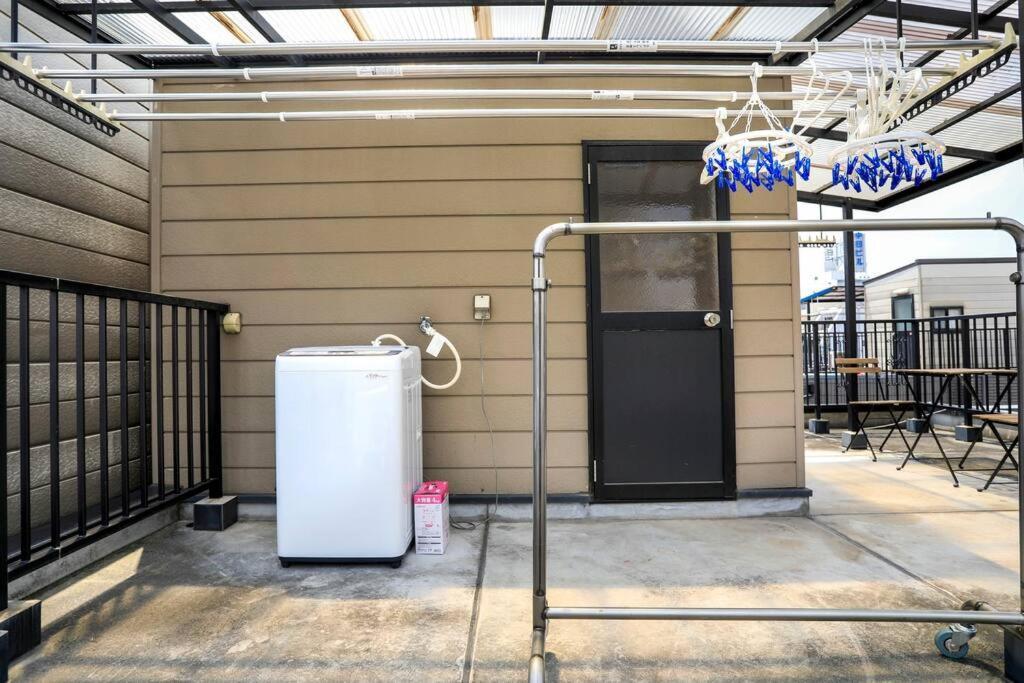 鶴橋駅徒歩2分 トイレ浴室複数あり3階建て一軒家車庫付き Apartment Osaka Exterior photo