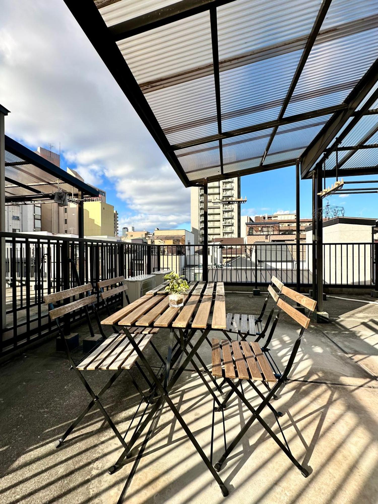 鶴橋駅徒歩2分 トイレ浴室複数あり3階建て一軒家車庫付き Apartment Osaka Exterior photo